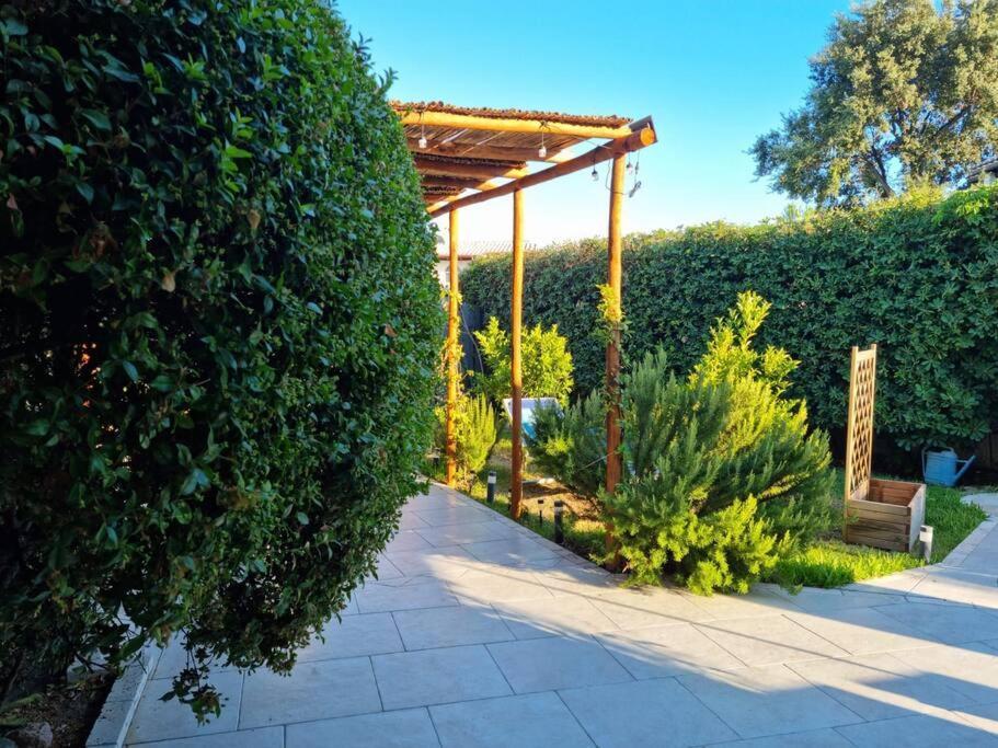 Villa Tea, Residenza Incantevole Con Giardino . Flumini di Quartu Esterno foto